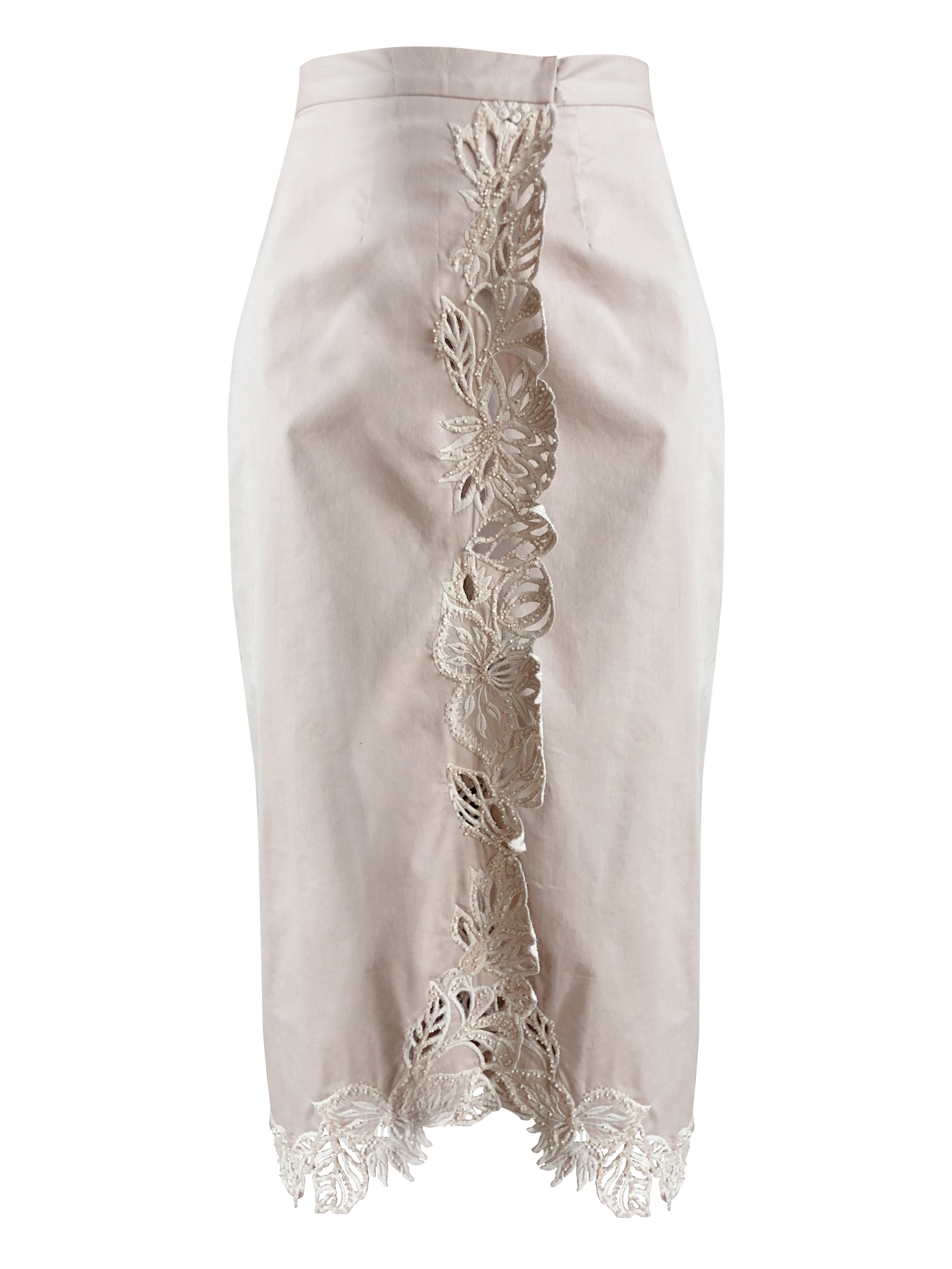 Wrapped skirt decorated with lace and beads