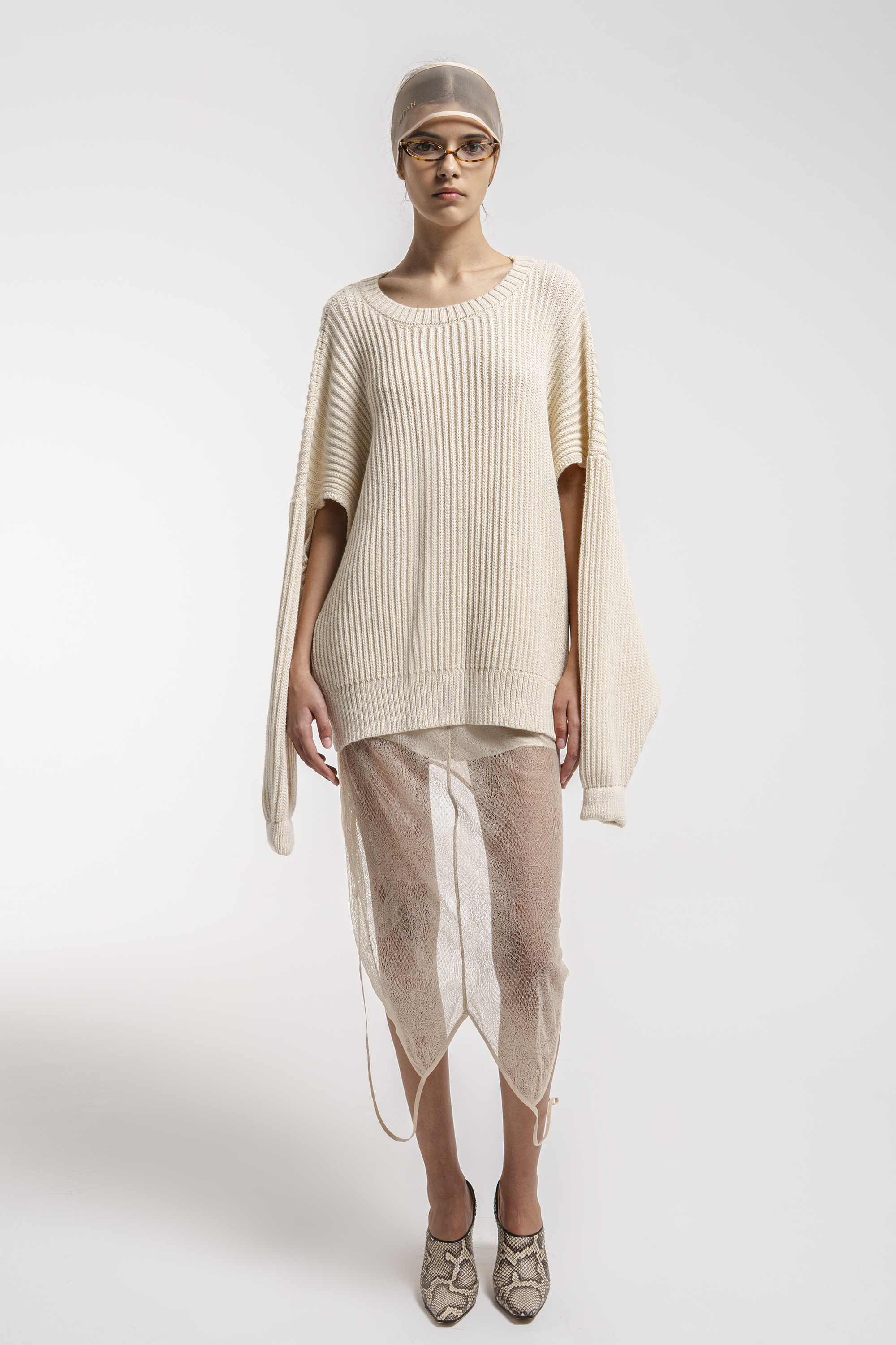 Sweater with cutouts on the sleeves