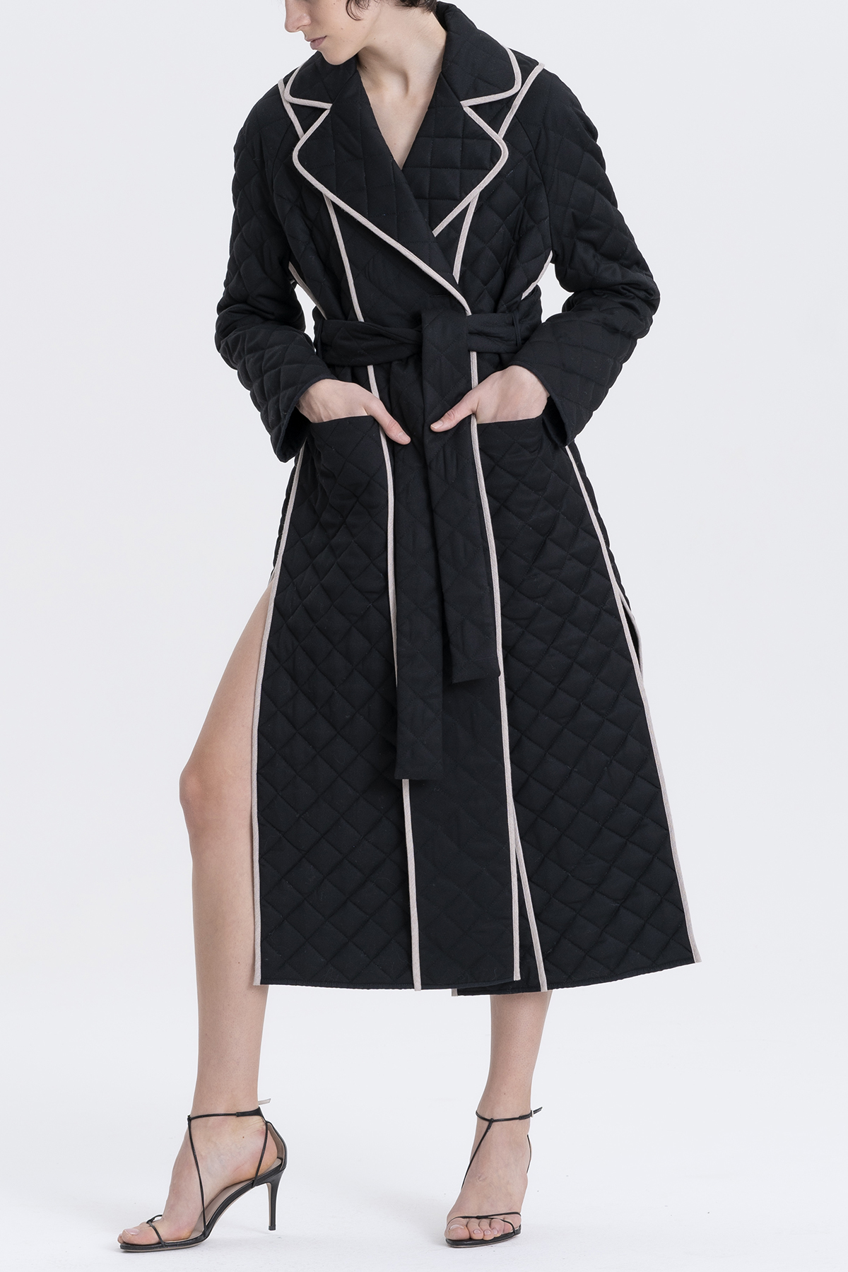 Contrast piping quilted coat
